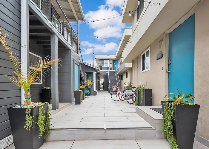 Tower 9 Oceanside, 1Bd Boutique Retreat, Steps From The Beach, Sleeps 4