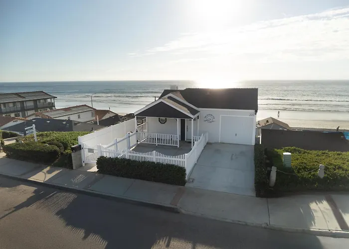 Beachfront Bliss | Shining Sea Condo On The Strand W/ Ocean Views