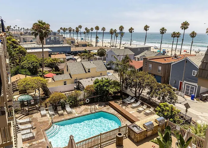 Penthouse Condo W/ Panoramic Ocean Views At Beach Resort